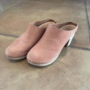 BRYR CLOGS